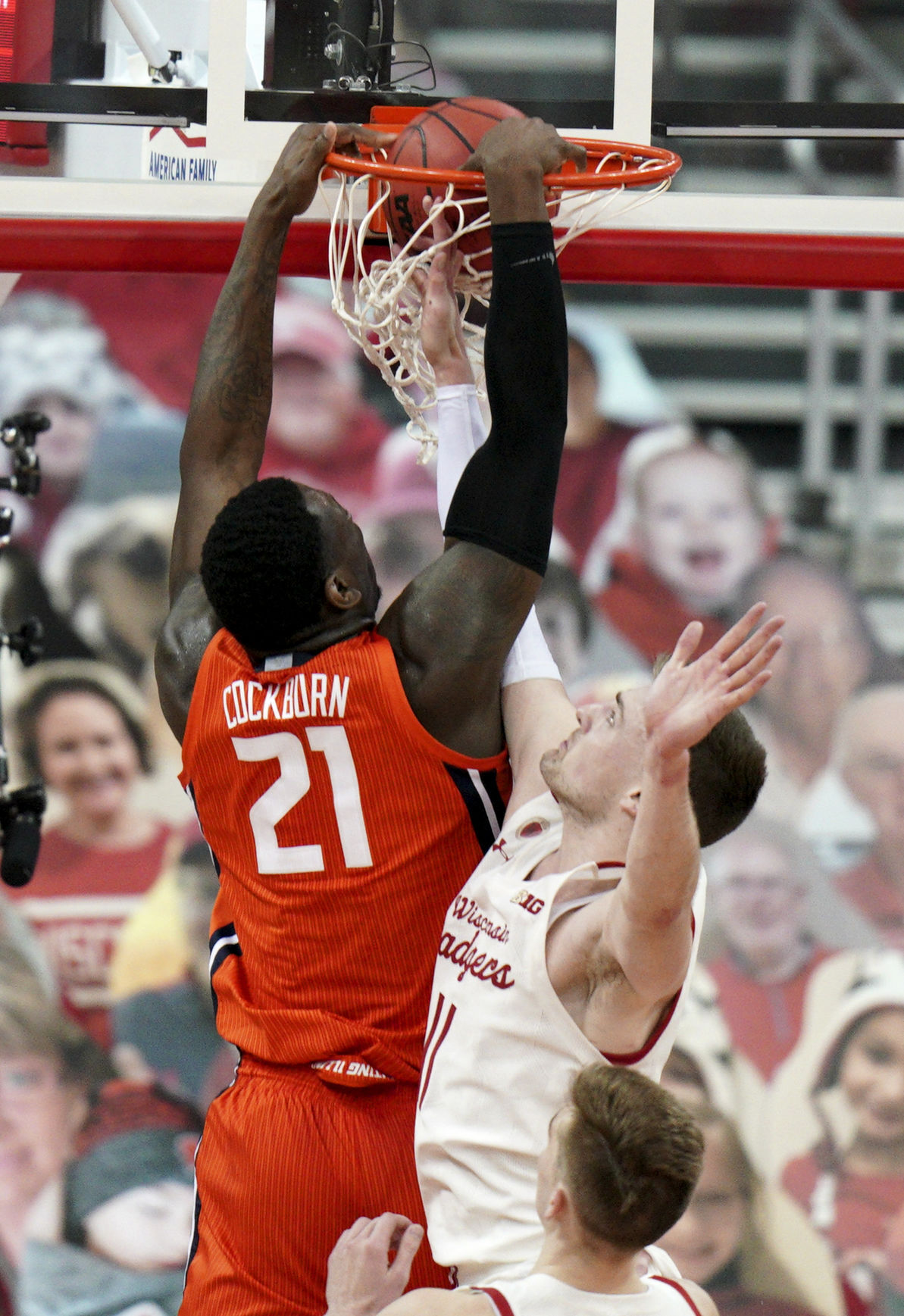 Illinois 74, UW 69